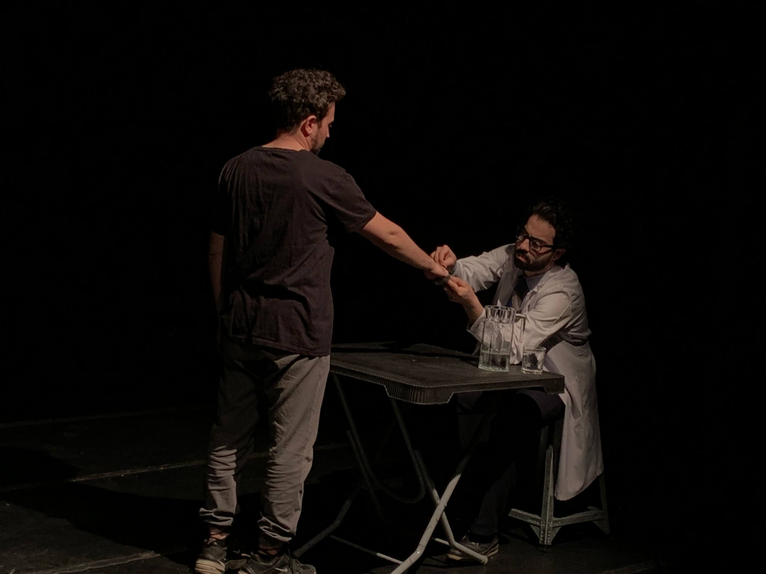 نمایش «تا هیچ چیز عوض نشود»