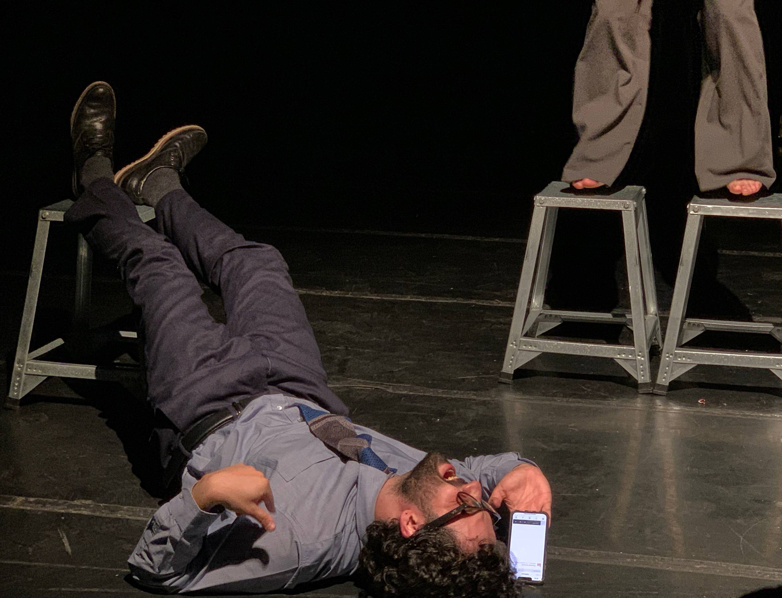 نمایش «تا هیچ چیز عوض نشود»