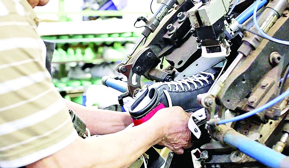 رکود سنگین بازار کفش رکود سنگین بازار کفش