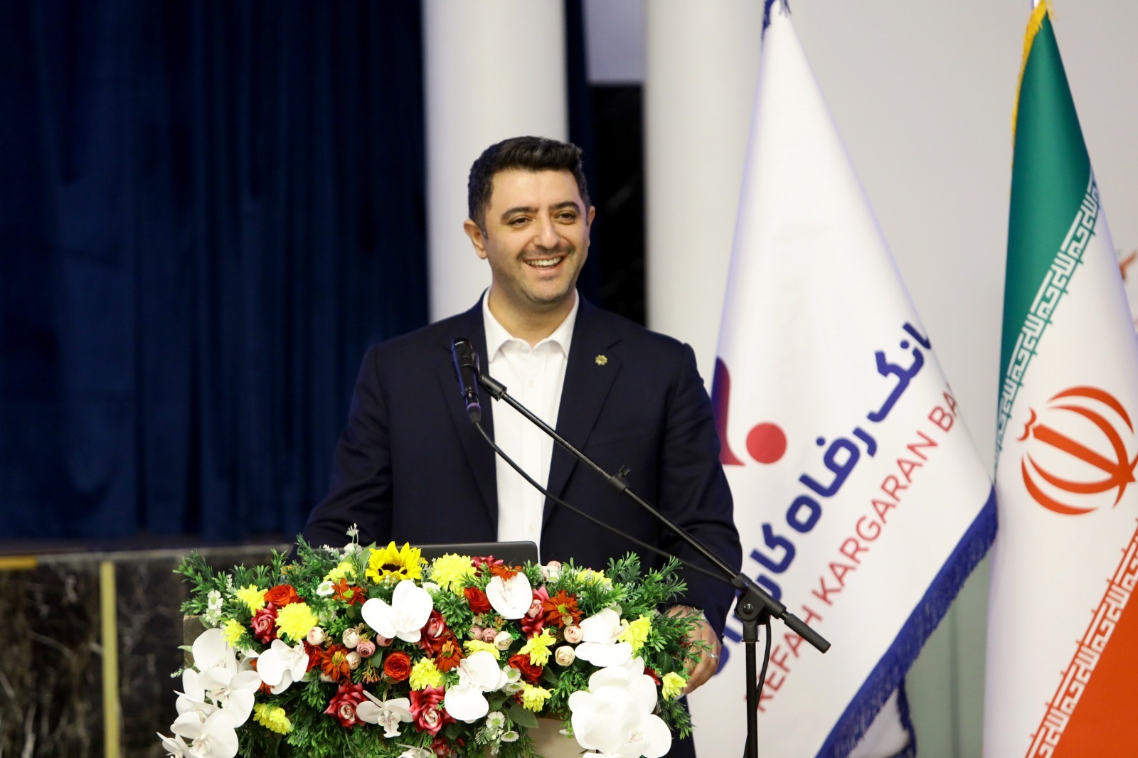 بانک رفاه کارگران کاملا در چارچوب ضوابط بانک مرکزی فعالیت میکند بانک رفاه کارگران کاملا در چارچوب ضوابط بانک مرکزی فعالیت میکند