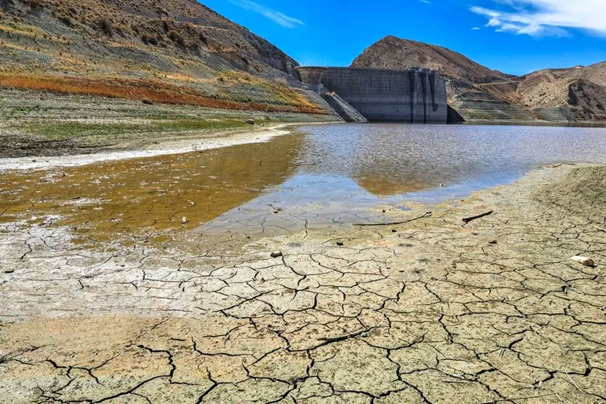 تهران در آستانه بحران کمآبی با بارش ۰.۶ میلیمتر در مهرماه تهران در آستانه بحران کمآبی با بارش ۰.۶ میلیمتر در مهرماه