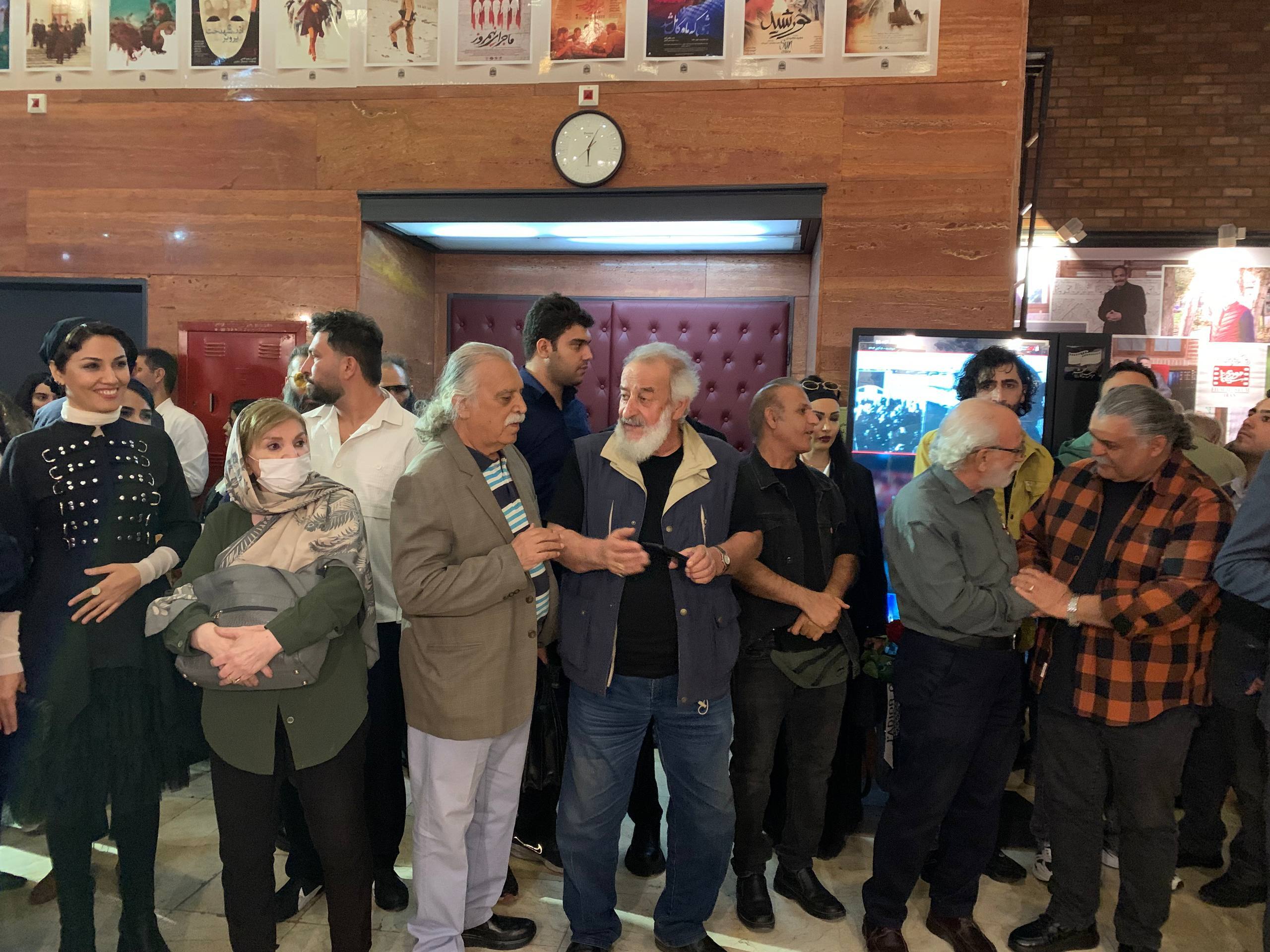 گزارش تصویری اکران فیلم چای سرد ویژه هنرمندان در سالن سینماتوگراف موزه سینما