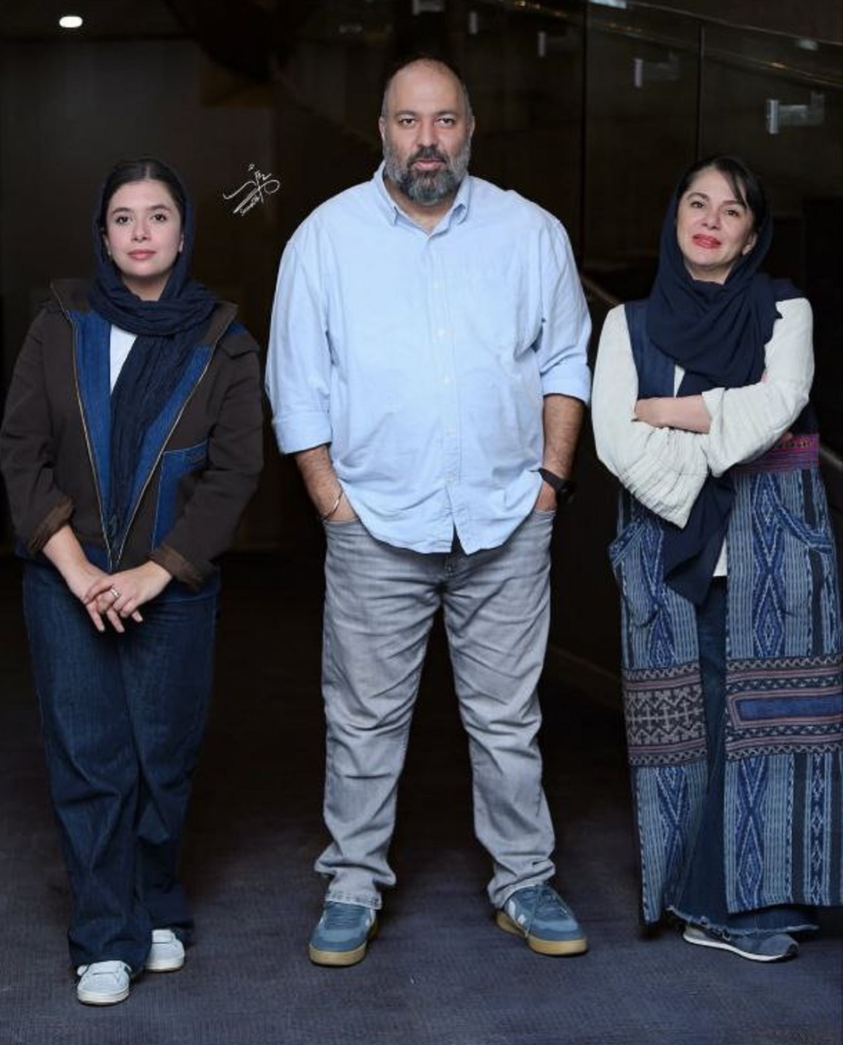 مستانه مهاجر و دخترش در کنار علی اوجی