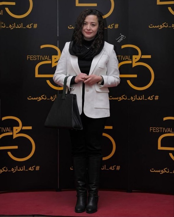 عکس قدی از مهراوه شریفی نیا