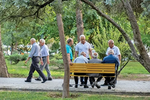 درمان با بدهی، زندگی با وام؛ بازنشستگان در چرخه بی‌پایان فرسودگی