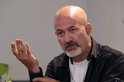 خروج از بحران با آزادی حجاب و اینترنت