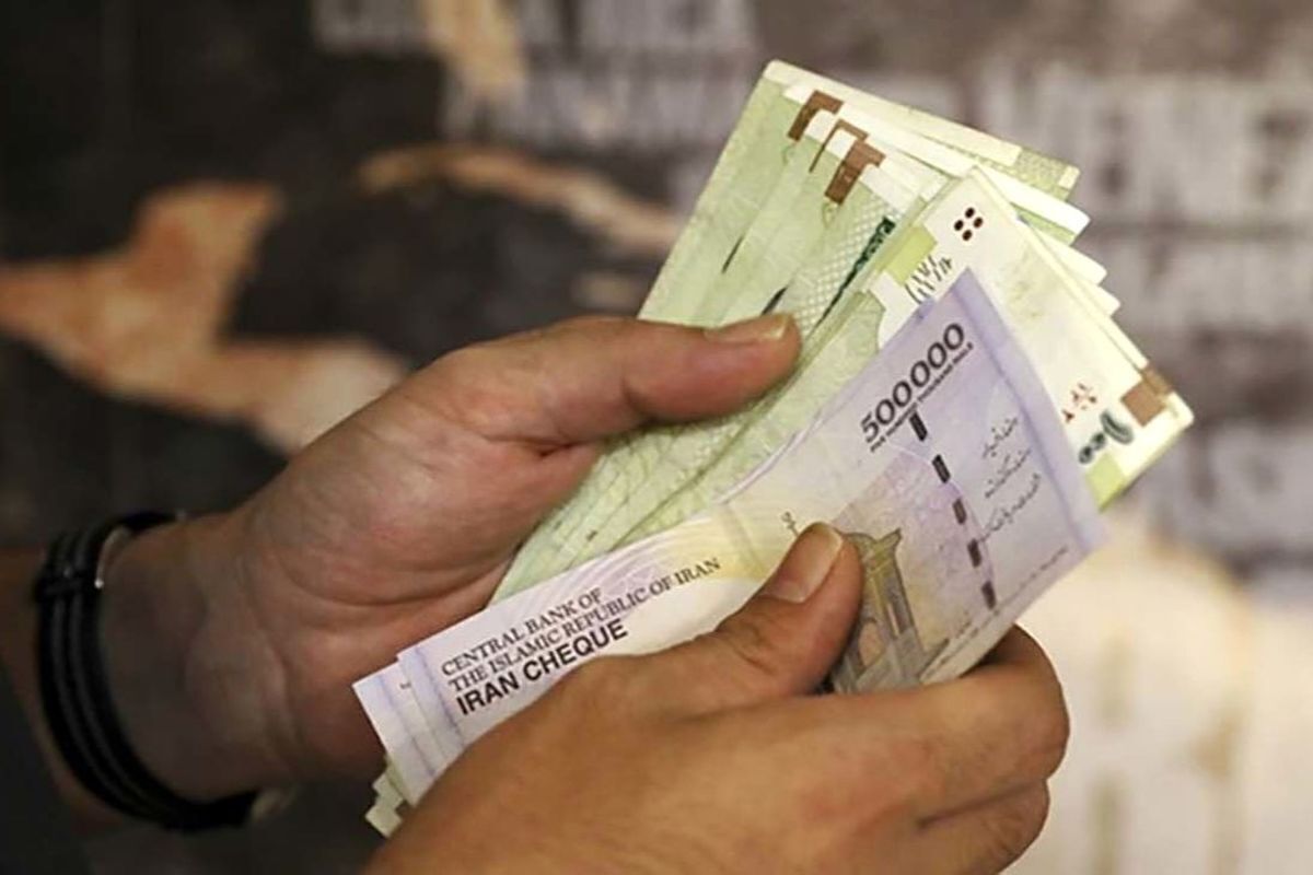 یک ماه حقوق کارگر ایرانی، چند گیگابایت اینترنت می‌شود؟