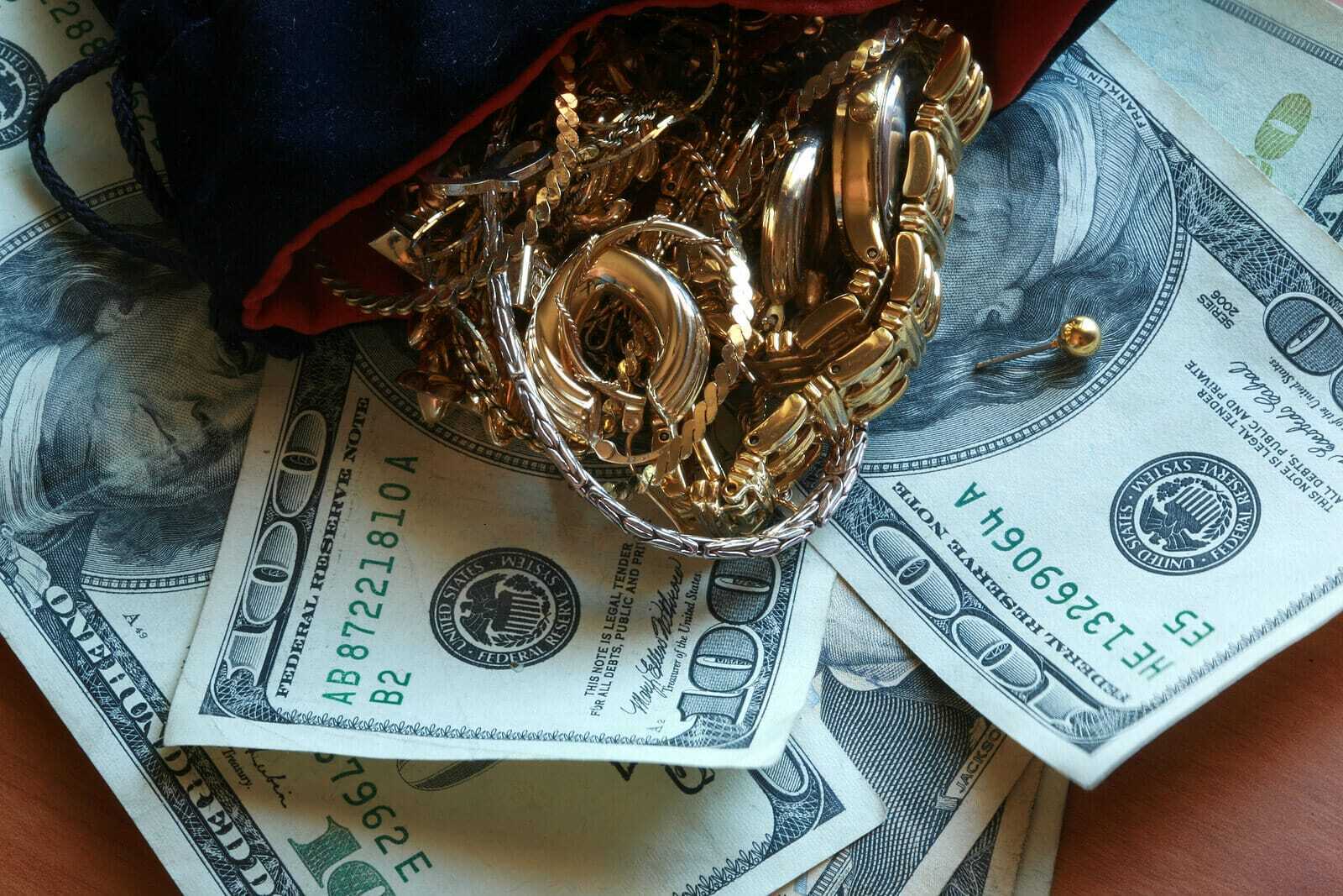 قیمت دلار، طلا و سکه امروز ۹ آذر ۱۴۰۴